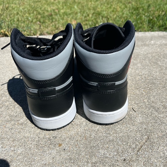 Jordan 1 Mid Shadow Red - Picture 6 of 8